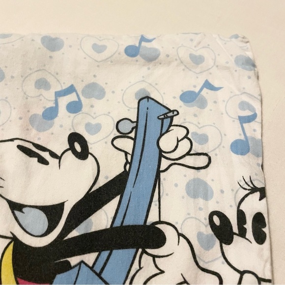Mickey Mouse and Minnie Mouse Duvet Cover Flaw - Picture 15 of 16